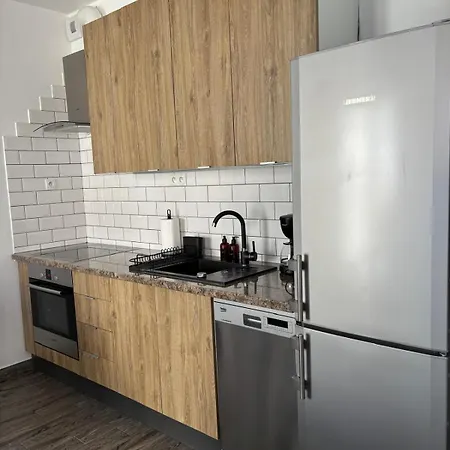 Modern In Old Town Διαμέρισμα *